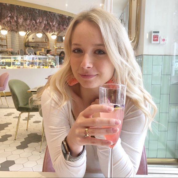 Meet the Posher - Picture 1 of 1